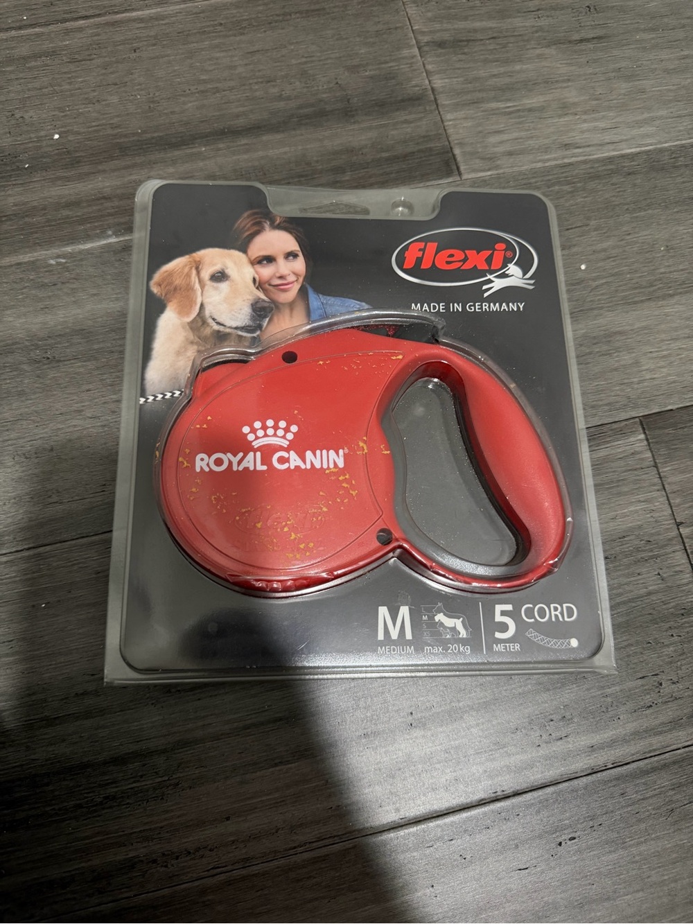 Red Retractable Dog Leash - 5m Cord, Medium